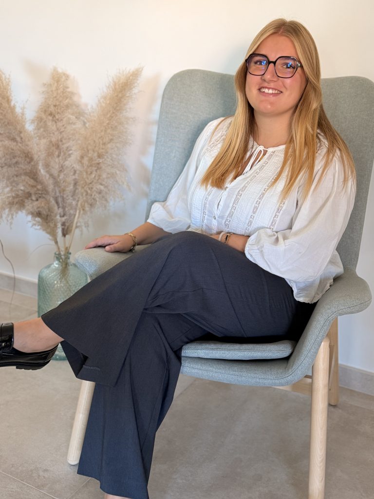 Louise DUCAS, apprentie assistante comptable chez PHYGITALIS