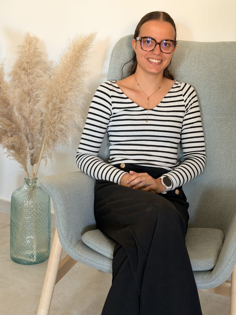 Romane BOURGEOIS-MARTIN, apprentie assistante comptable chez PHYGITALIS